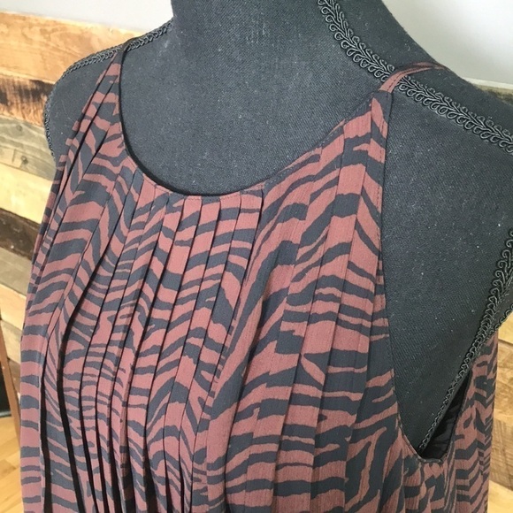 BNWOT Express Women's Animal Print Flowy Top, M, Maroon-Brown & Black - Picture 4 of 8